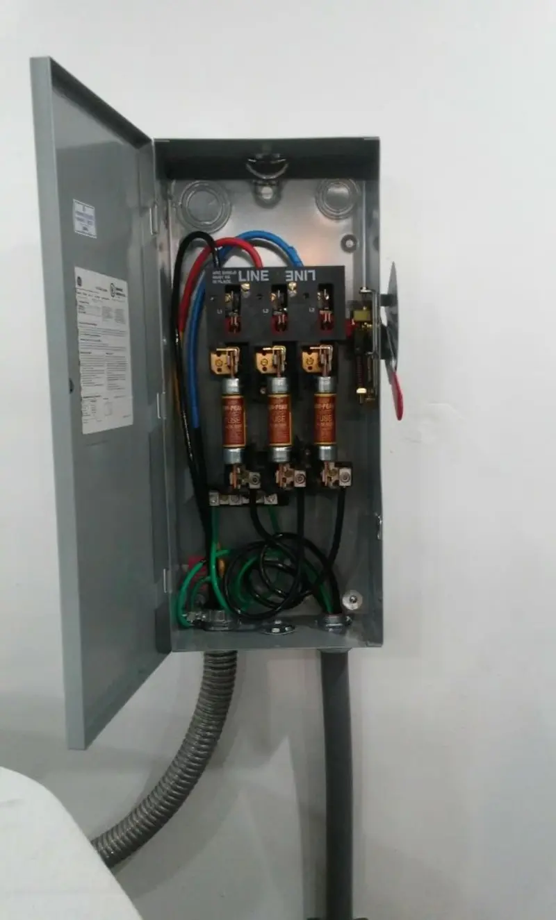 Three-phase disconnect switch installed for Electrical Wiring & Rewiring in Bellbrook